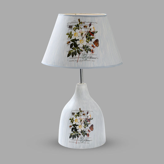 The Lilly Lamp with shade