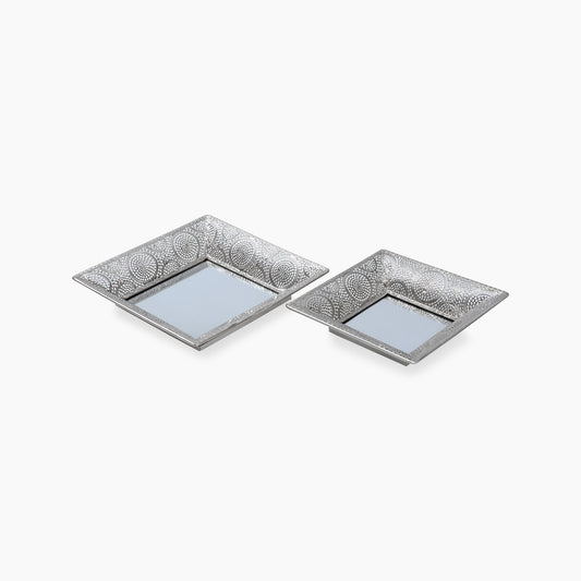 Set of 3 Metal Trays in Antique Metal